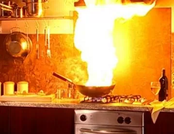 fuego en la cocina
